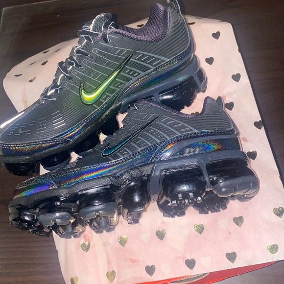 Nike - Picture 2 of 2